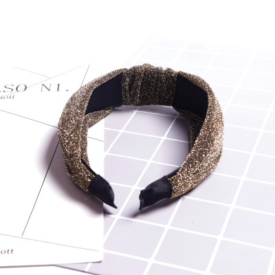 Korean version of the new fashion knitting in the middle of the headband versatile ladies wide-brim headband hair yiwu hair decoration wholesale