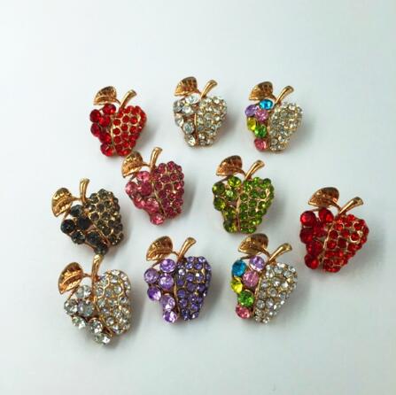 10 Apple brooches