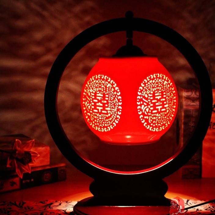 Jingdezhen bedroom bedside lamp wedding room gift ever-bright red wedding red hollow table lamp