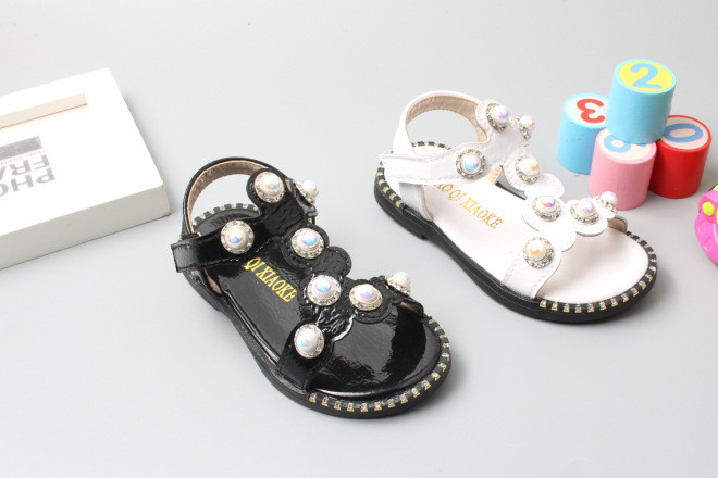 New summer 2018 girls' sandal sparkly bead decoration cool and refreshing skimpy wear-resistant girls' shoes wholesale