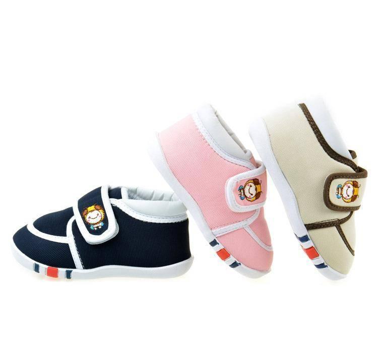 Japanese and Korean versions of functional shoes for babies aged 0-1