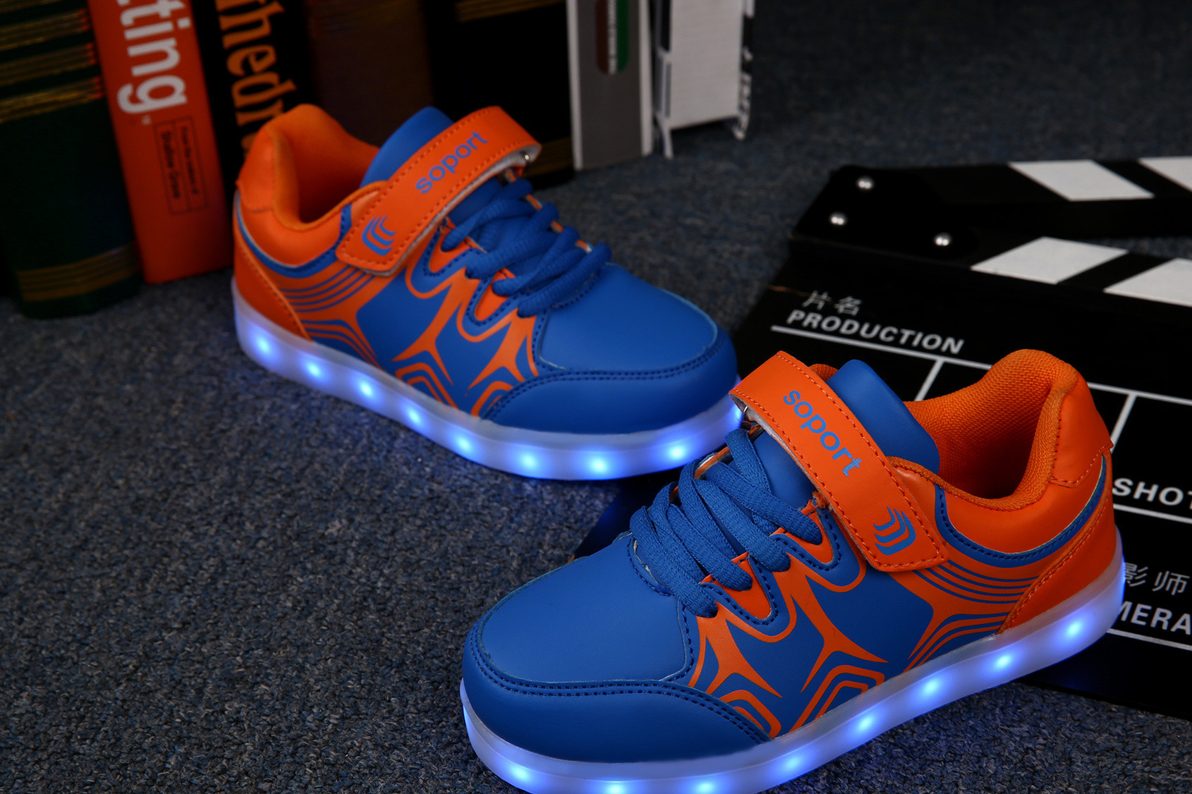 New children's luminous shoes USB charging men's and girls' luminous shoes leisure shoes LED with light sneakers