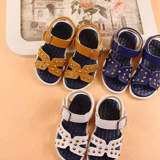 Summer style han version 1-3 years old male and female children's sandals rivet baby sandals toddler sandals soft soles anti-slip open toe