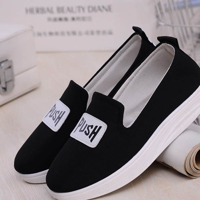 16 years old new Beijing women's cloth shoes swing shoes sponge cake platform non-slip fashion trendy shoes manufacturers direct