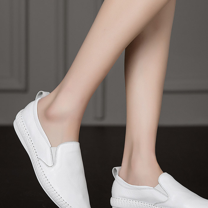 Cross-border 2019 spring new loafers versatile small white shoes women's Korean version of loafers white flat shoes