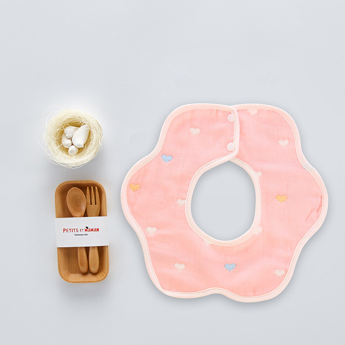 Maternal and child products manufacturers direct rotation petal saliva towel baby six layers of gauze infants bib wholesale